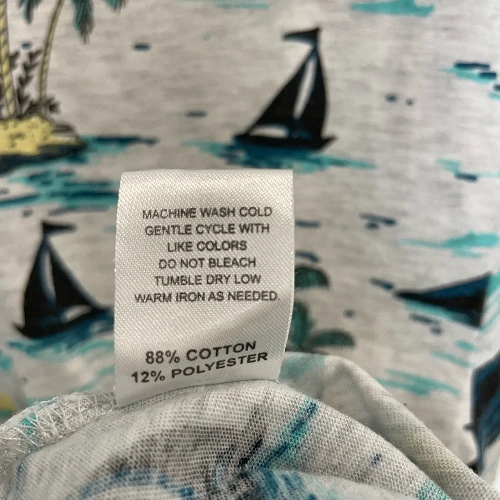 Sovereign Code Island Print Gray Tee - Picture 5 of 5